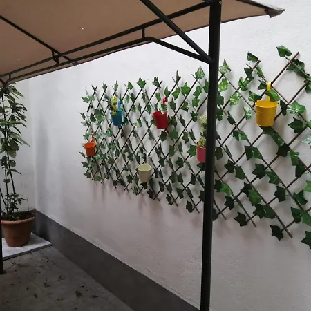 Lugar Especial, Gran Patio, Junto Al Ayuntamiento *