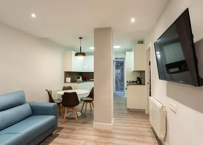 Lugar Especial, Gran Patio, Junto Al Ayuntamiento * Bilbao