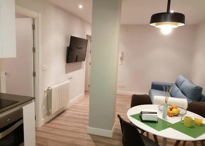 Lugar Especial, Gran Patio, Junto Al Ayuntamiento